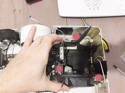 changing the lamp of the optoma projector